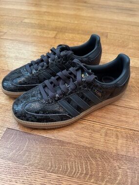 Never Worn - adidas Women's Samba OG Shoes - Black/Gum